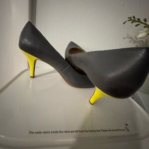 Used kavin cline heels